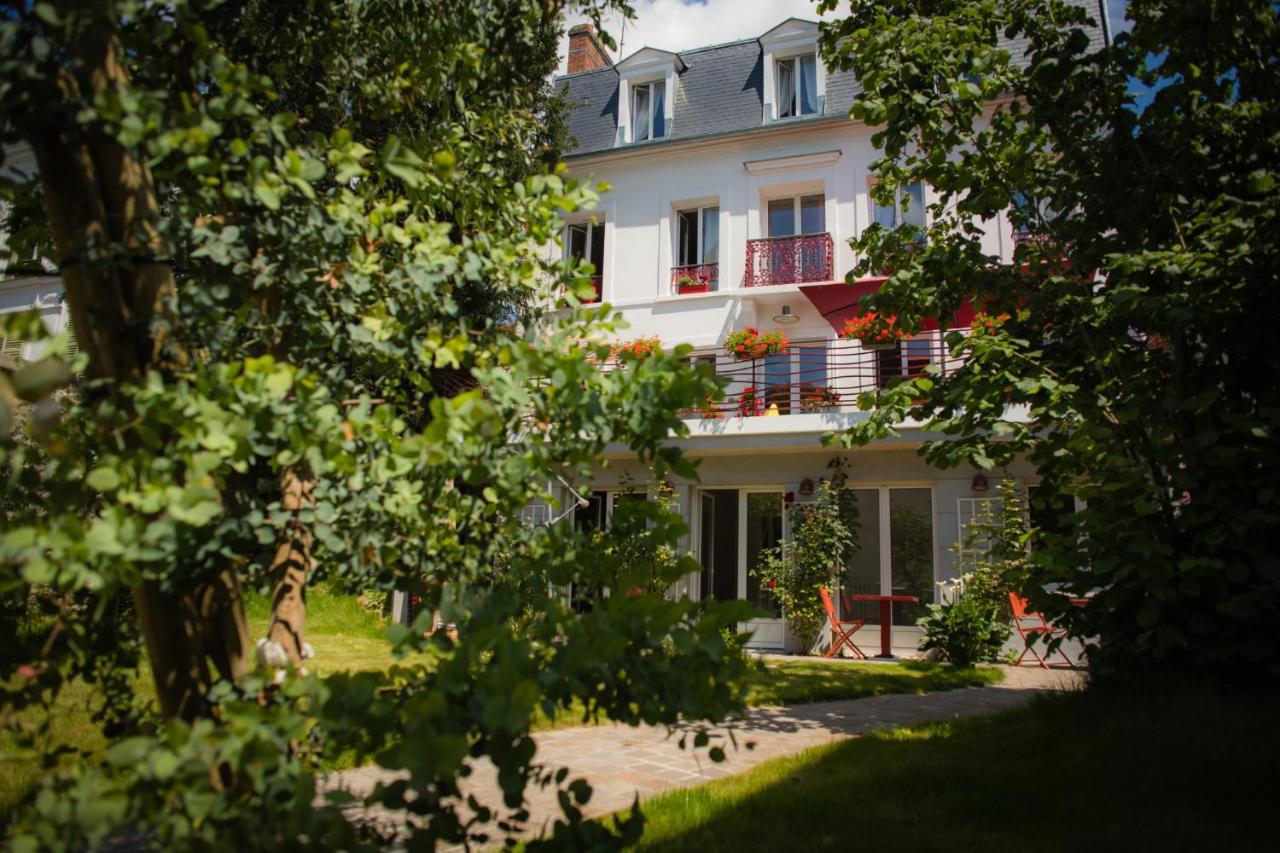 Готель Le Jardin Des Toiles Triel-sur-Seine Екстер'єр фото